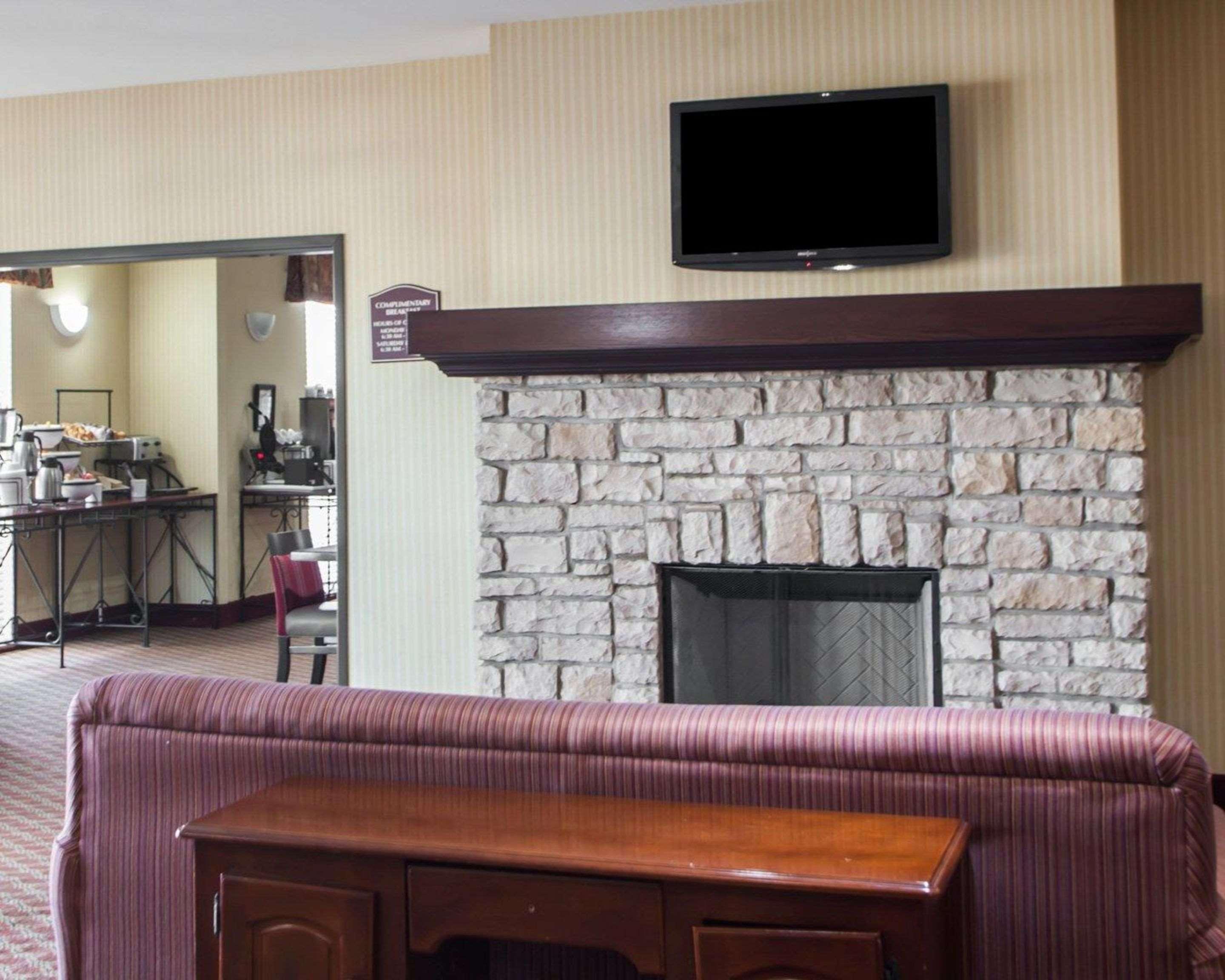 Comfort Inn & Suites Harrisonville Exterior foto